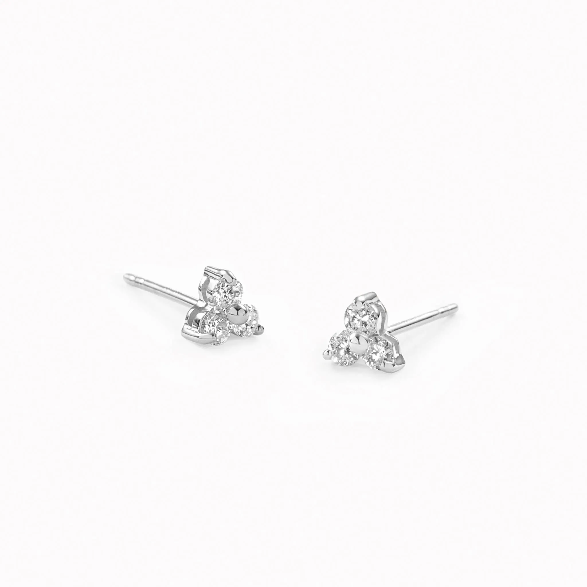 14k White Gold Diamond Stud Earrings - Trillium