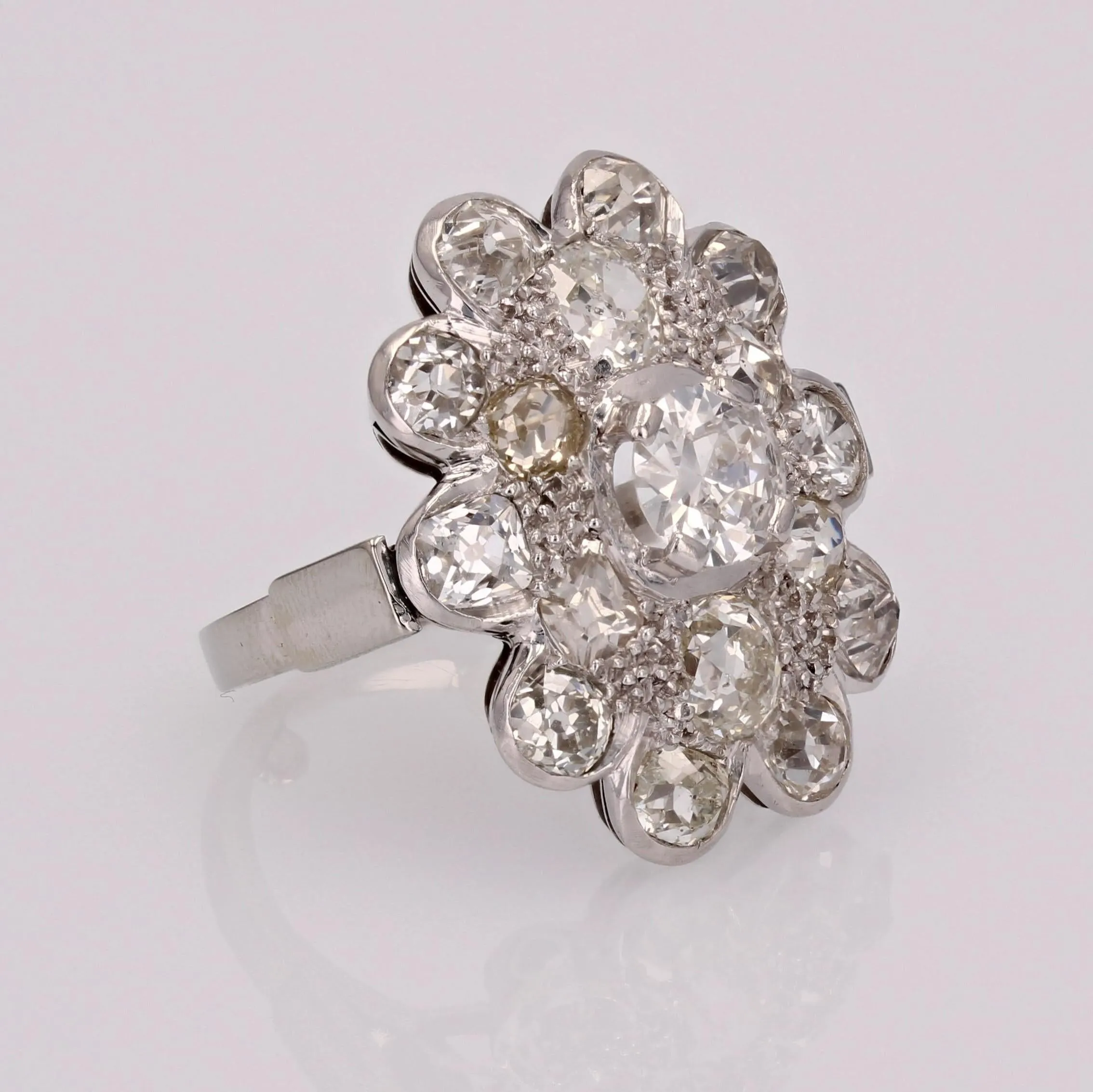 1950s 2.65 Carat Diamonds 18 Karat White Gold Flower Ring