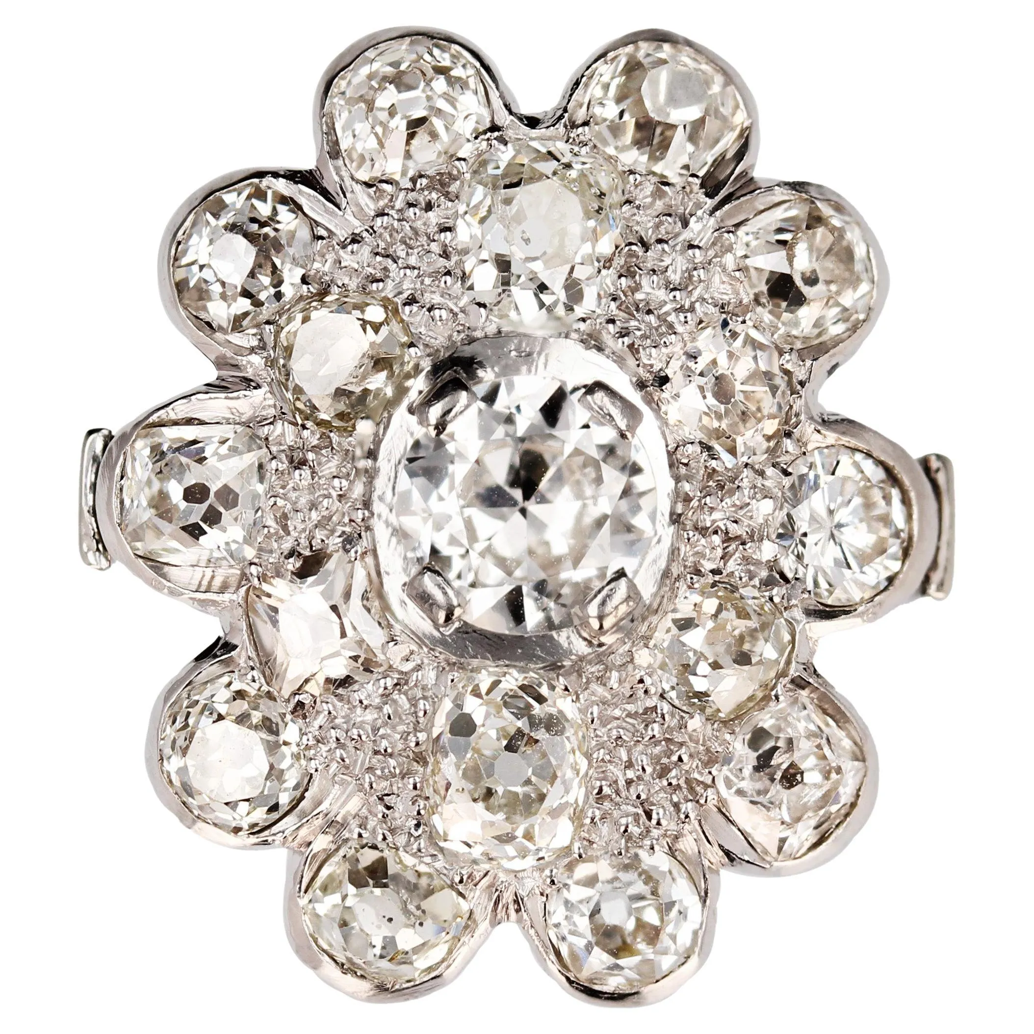 1950s 2.65 Carat Diamonds 18 Karat White Gold Flower Ring