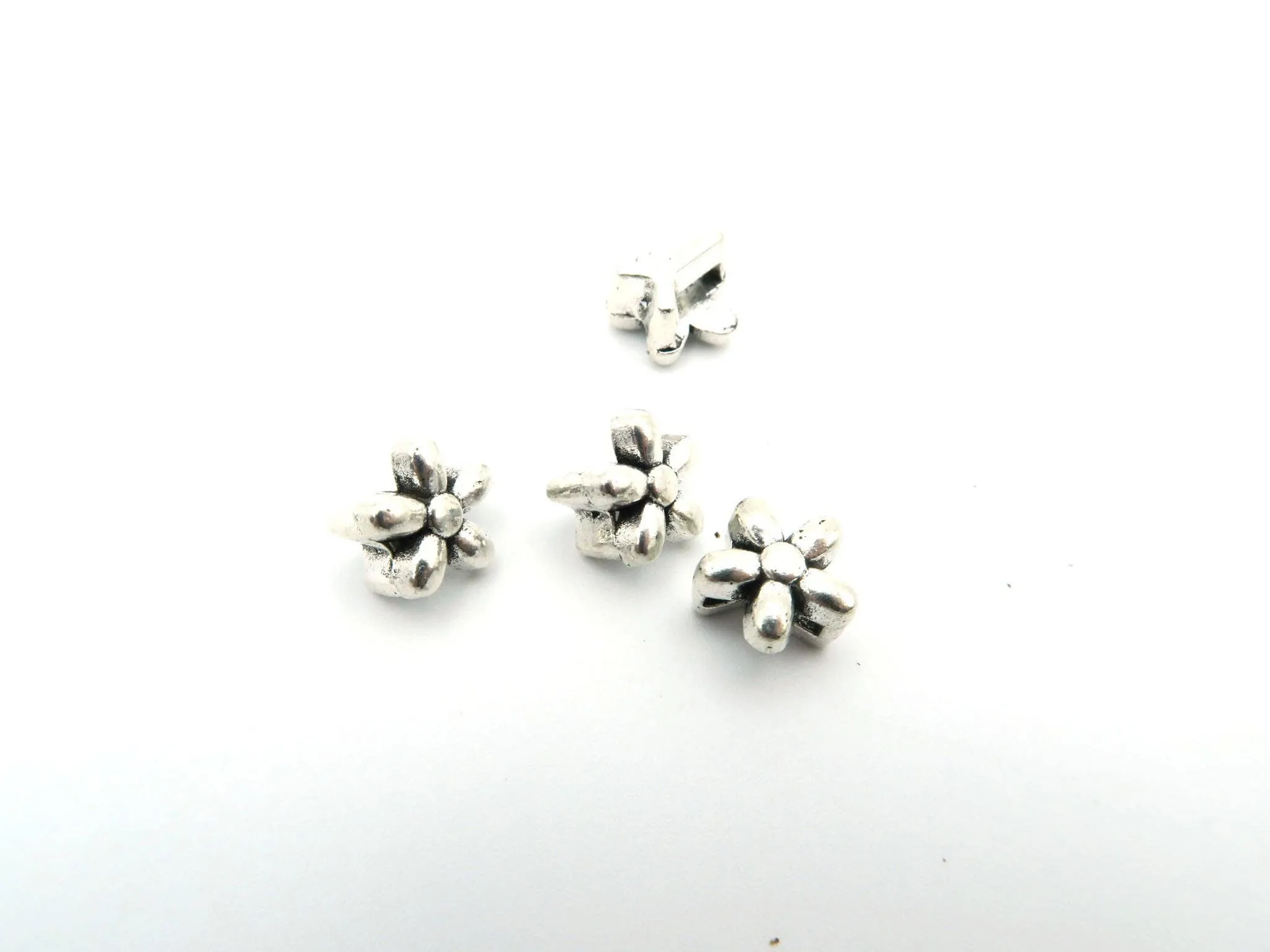 20 Pcs For 5mm flat leather, antique silver flower jewelry supplies jewelry finding D-1-5-3