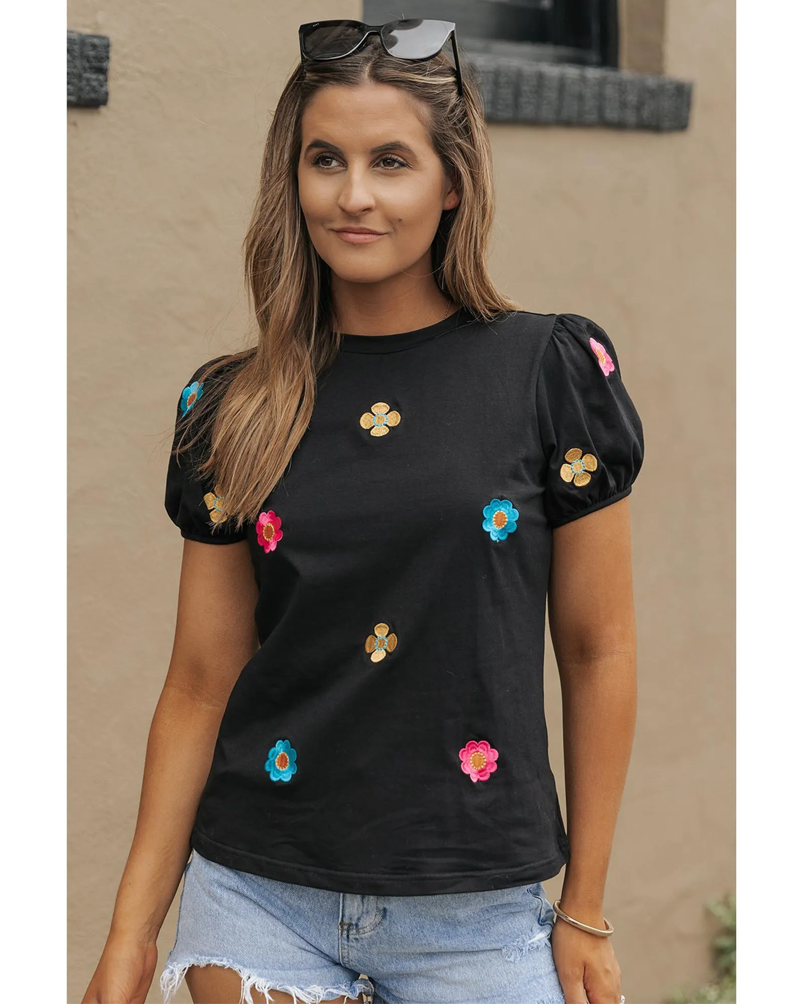 Azura Exchange Embroidered Flower Short Sleeve Tee - S