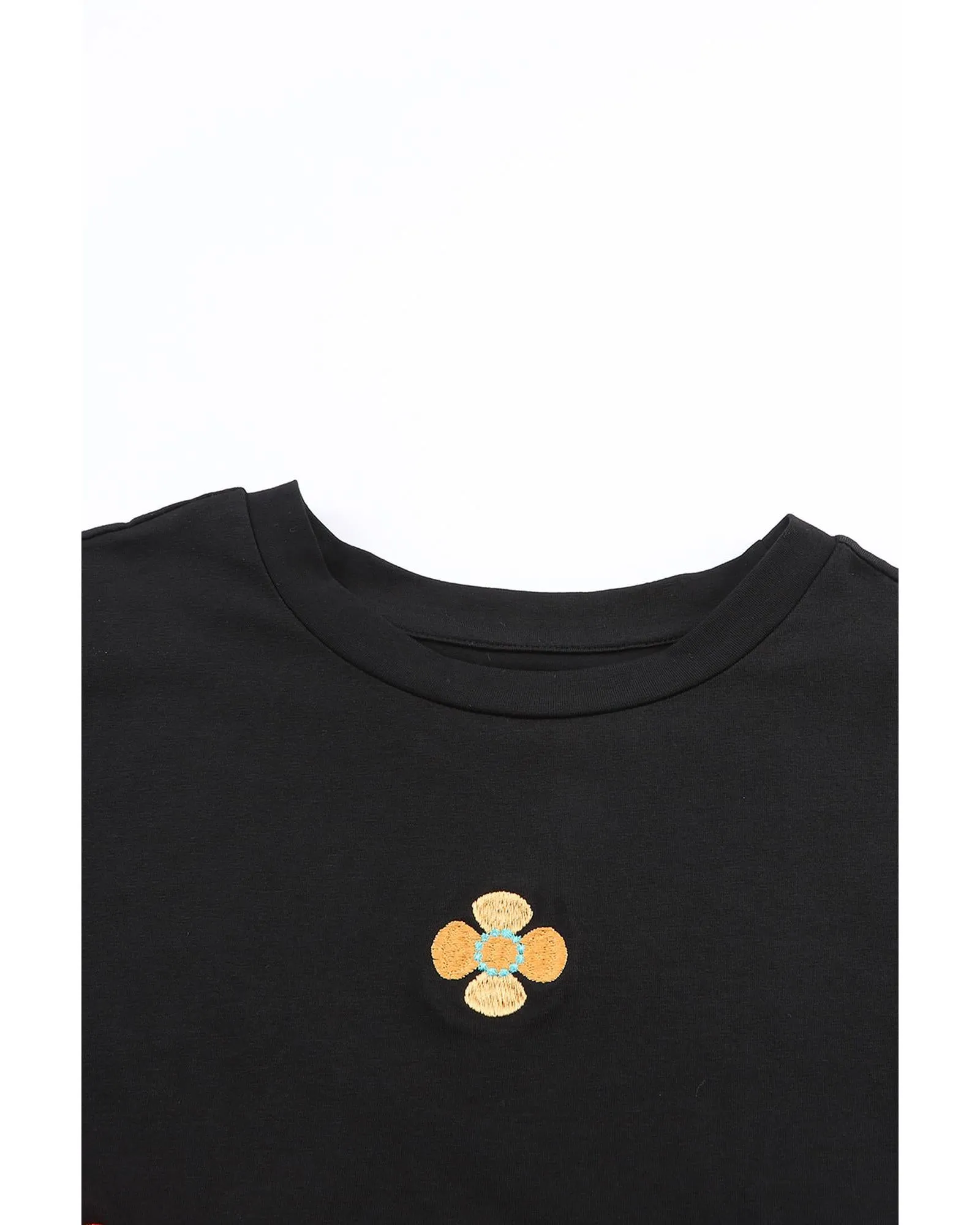 Azura Exchange Embroidered Flower Short Sleeve Tee - S