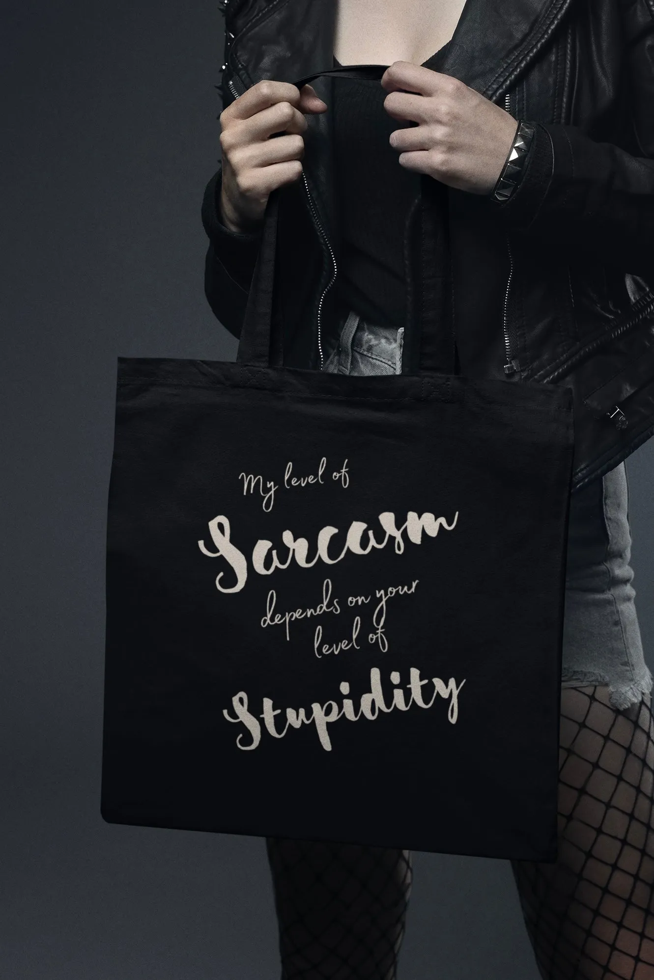 My level of sarcasm depends on your level of stupidity Tote bag with zipper